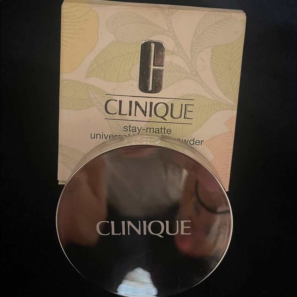 Clinique Stay-Matte Universal Blotting Powder